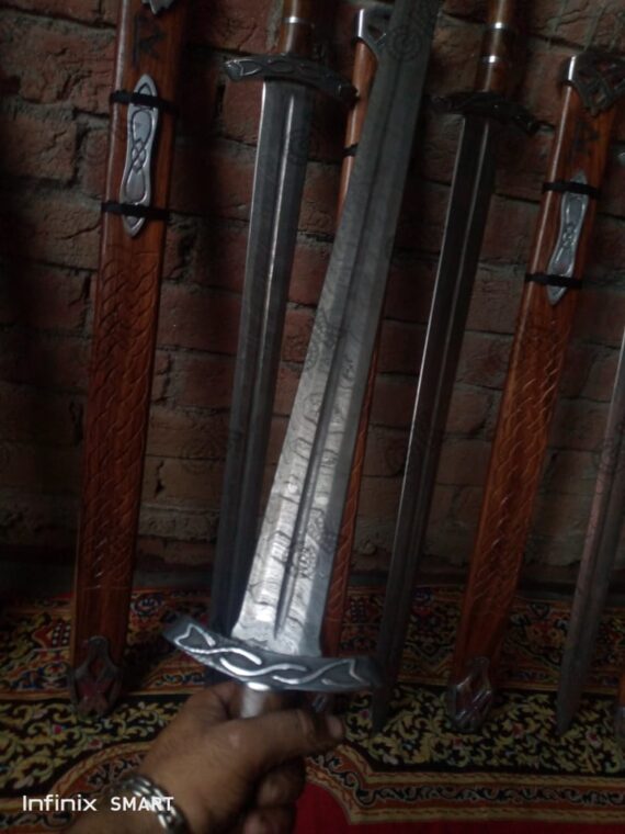 Custom hand forged Damascus steel Viking sword medieval battle ready GK