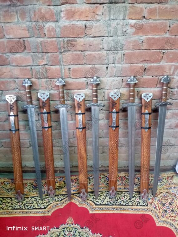 Custom hand forged Damascus steel Viking sword medieval battle ready GK