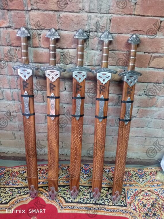 Custom hand forged Damascus steel Viking sword medieval battle ready GK